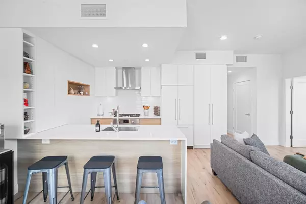 Port Moody, BC V3H 0L9,3131 Murray ST #503