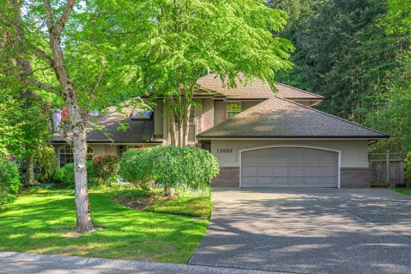 13095 21a AVE,  Surrey,  BC V4A 8M3