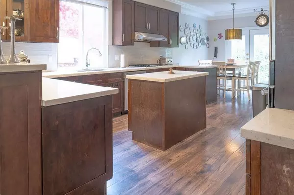 North Vancouver, BC V7K 3E1,4000 E Braemar RD