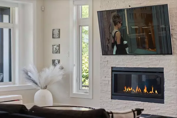 Burnaby, BC V5A 1C4,7284 Inlet DR