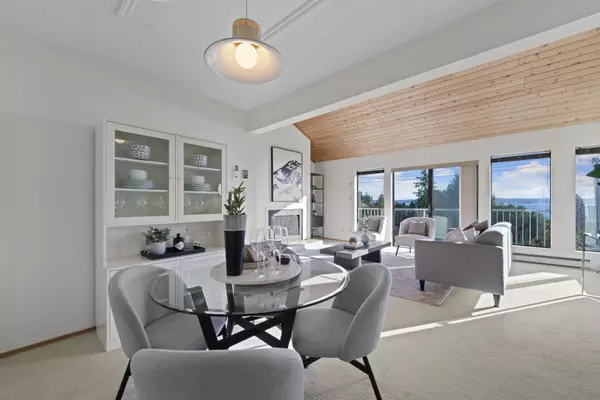 West Vancouver, BC V7V 1M8,3321 Marine DR