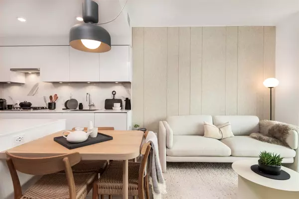 Burnaby, BC V3J 0M3,3888 Evergreen PL #805