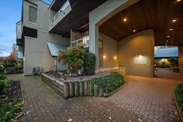 New Westminster, BC V3M 6C6,31 Reliance CT #207