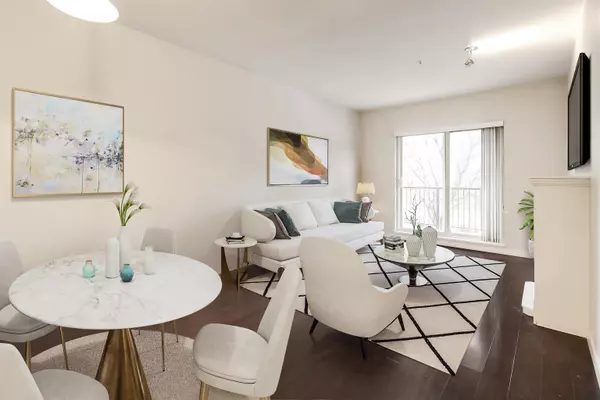 Maple Ridge, BC V2X 8Z8,22290 North AVE #203