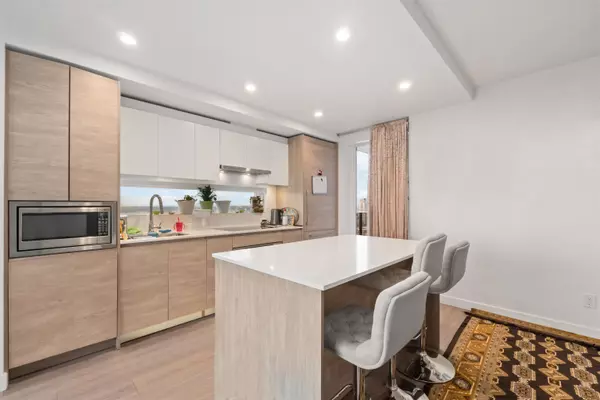 Surrey, BC V3T 0P7,13615 Fraser HWY #3403