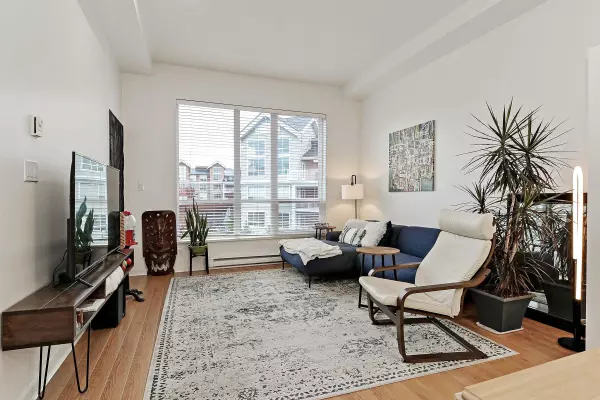 Surrey, BC V4N 6J7,6430 194 ST #405