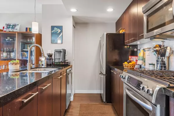 North Vancouver, BC V7M 0B1,1288 Chesterfield AVE #108