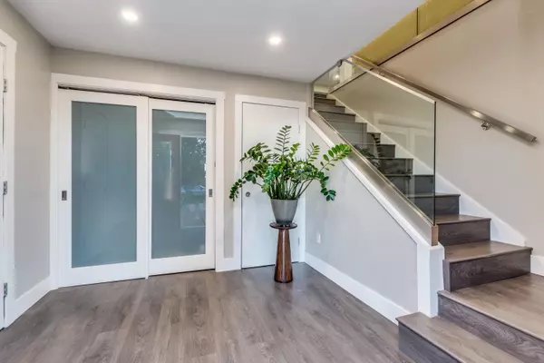 North Vancouver, BC V7N 2K1,512 W 29th ST