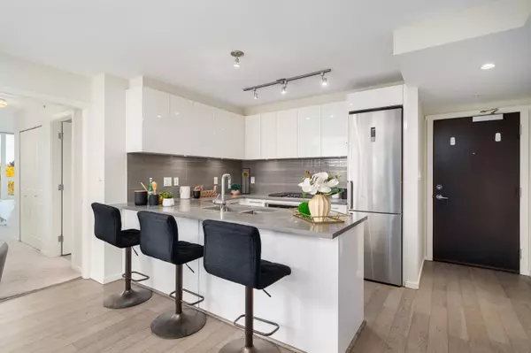 Burnaby, BC V5H 0C7,6658 Dow AVE #607