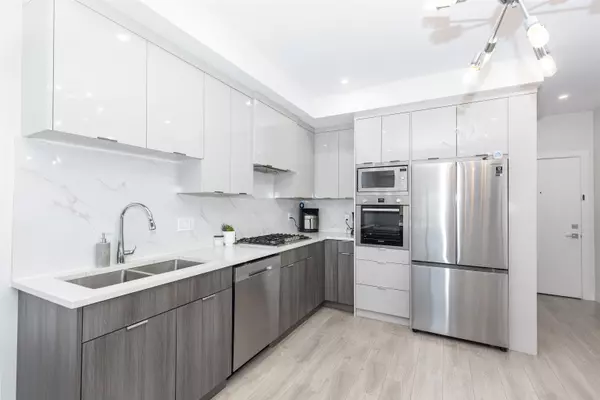 Surrey, BC V3S 0B6,14438 72 AVE #B311