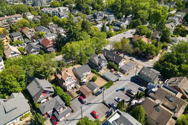 Vancouver, BC V5Y 1V2,324 W 12th AVE