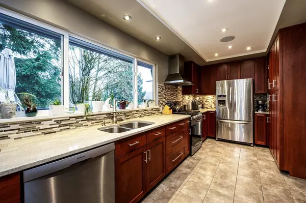 North Vancouver, BC V7G 1M3,904 Huntingdon CRES