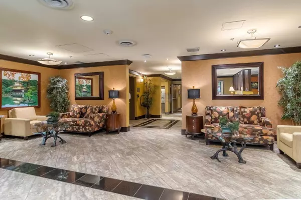 Surrey, BC V4P 0C7,2511 King George BLVD #102