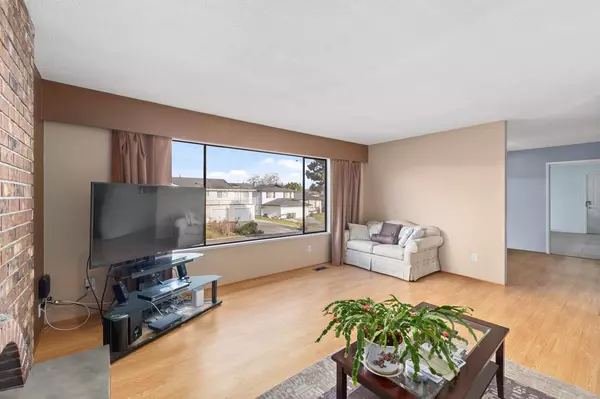 Richmond, BC V7A 3C1,10840 Ashcroft AVE