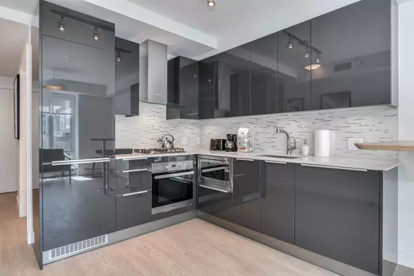 Vancouver, BC V6Z 1C1,1283 Howe Street #1207