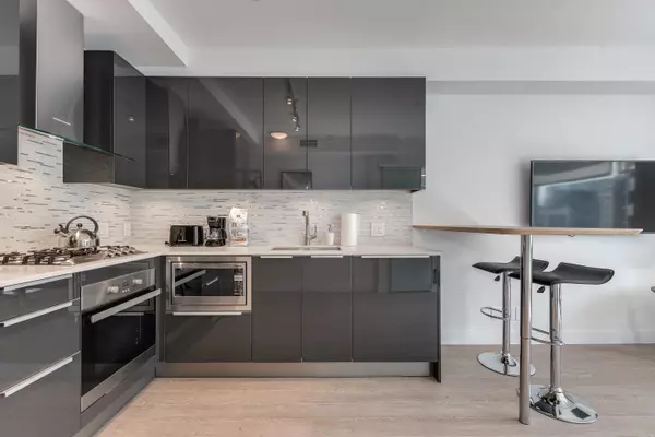 Vancouver, BC V6Z 1C1,1283 Howe Street #1207