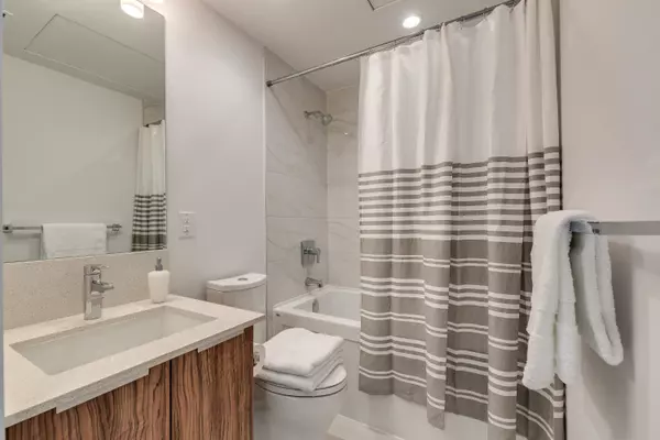 Vancouver, BC V6Z 1C1,1283 Howe Street #1207