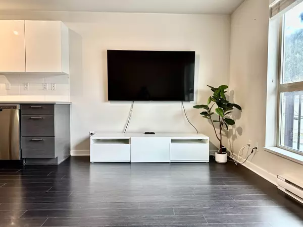 Pemberton, BC V0N 2L2,7445 Frontier ST #304