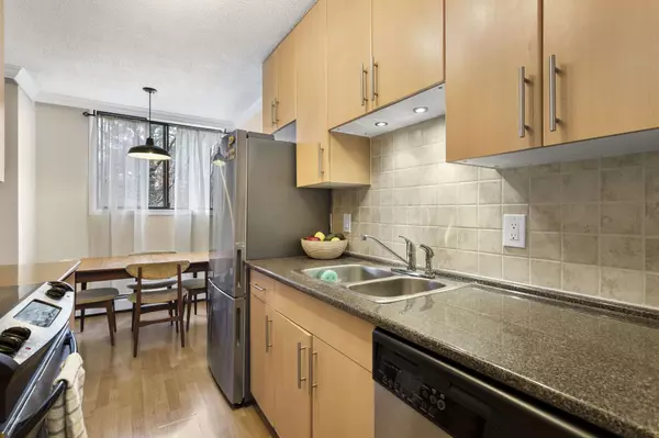 New Westminster, BC V3L 5C6,320 Royal AVE #405