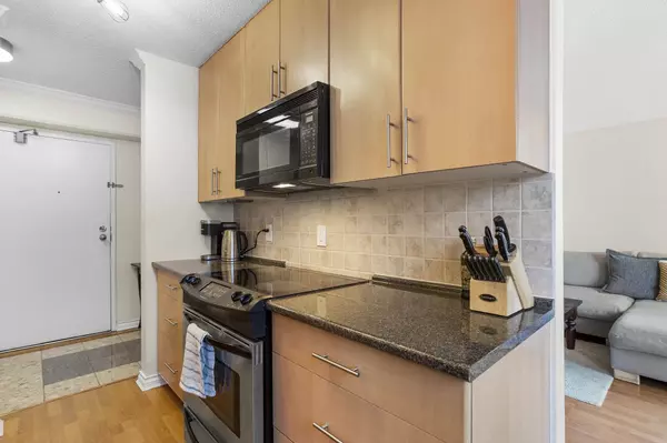 New Westminster, BC V3L 5C6,320 Royal AVE #405