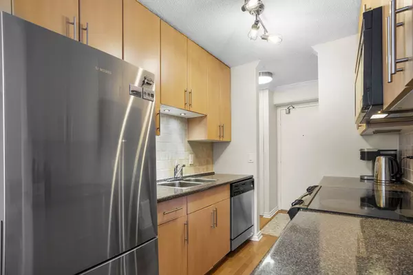 New Westminster, BC V3L 5C6,320 Royal AVE #405