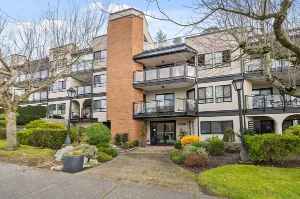 White Rock, BC V4B 4B1,1280 Fir ST #307