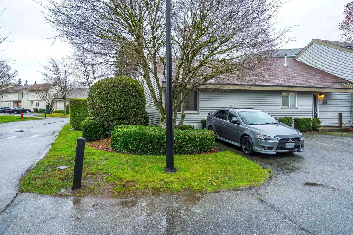 Surrey, BC V3S 5M8,6084 W Greenside DR