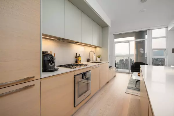 Vancouver, BC V6Z 0G7,1289 Hornby ST #3701