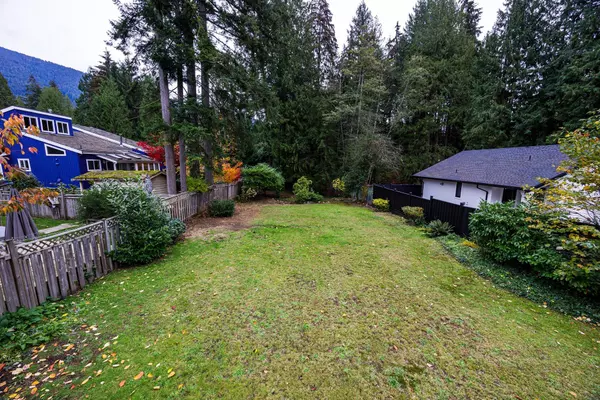 North Vancouver, BC V7R 4K3,4578 Capilano RD