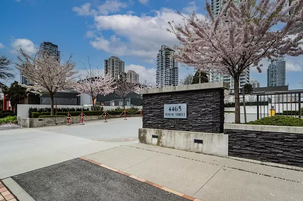 Burnaby, BC V5C 0L8,4465 Juneau ST #1506