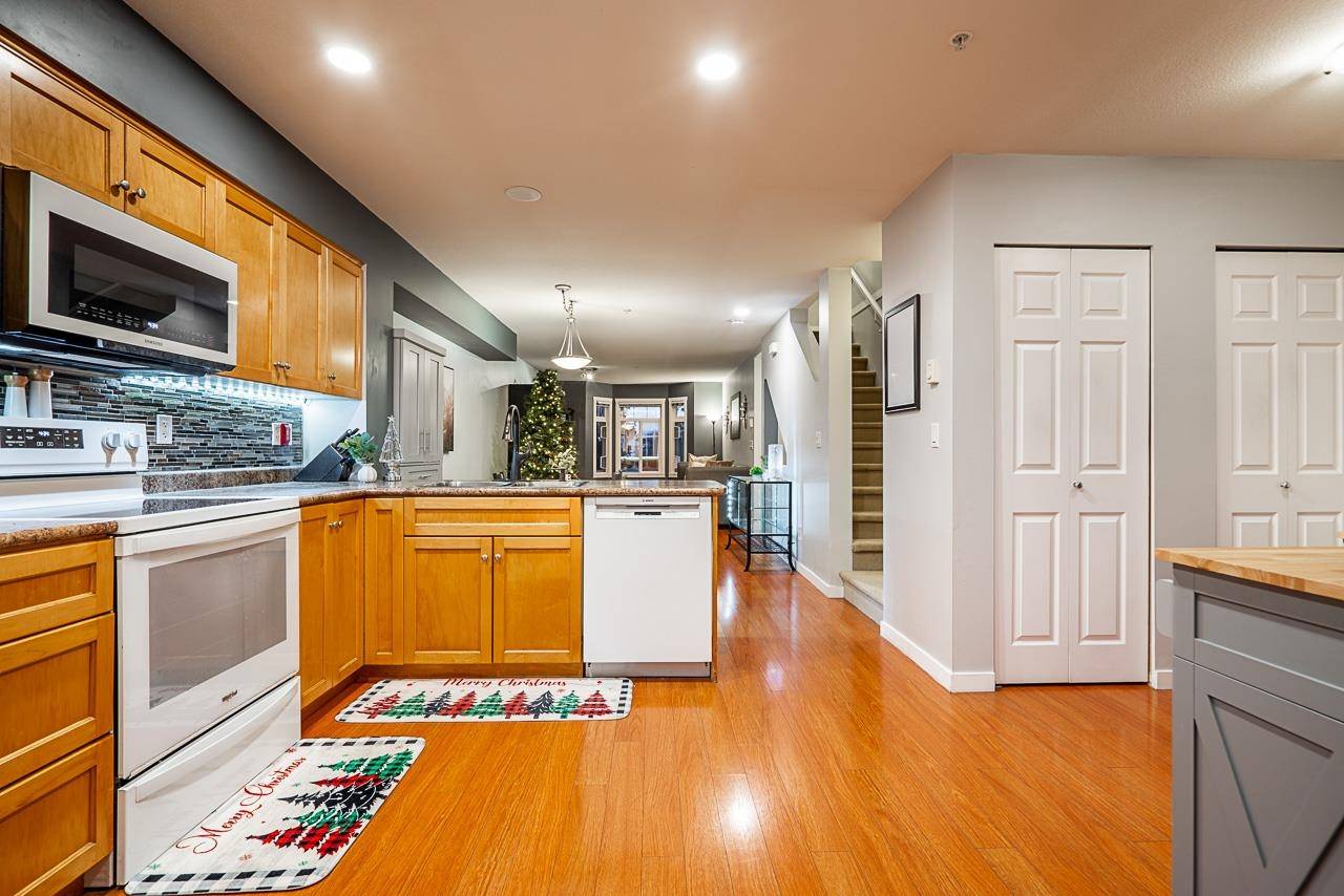Langley, BC V4W 0A7,2865 273 ST #8