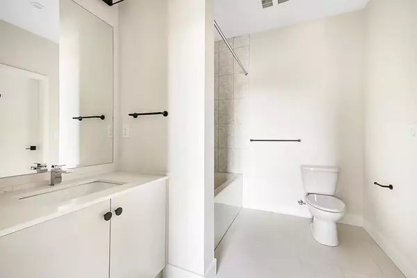 Chilliwack, BC V2R 6L8,45497 Campus DR #206