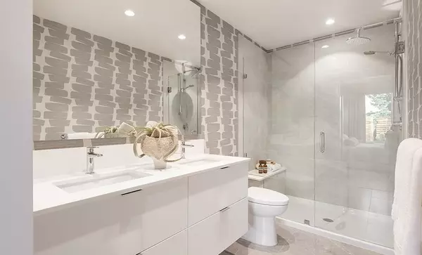 Surrey, BC V4A 4R1,2358 152a ST #604