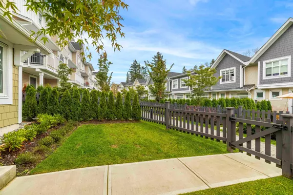 Maple Ridge, BC V2X 9H8,11280 Pazarena PL #1010