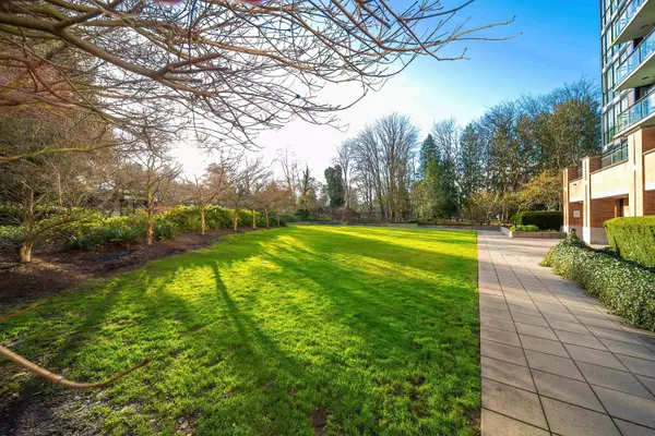 Surrey, BC V3T 0E6,10777 University DR #1003