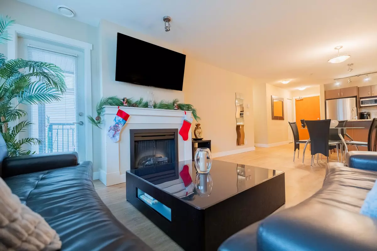 Coquitlam, BC V3B 0E3,3097 Lincoln AVE #304