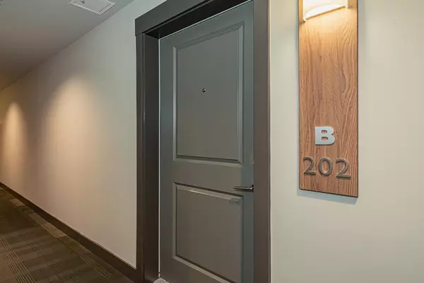 Langley, BC V2Y 3K5,20487 65 AVE #B202