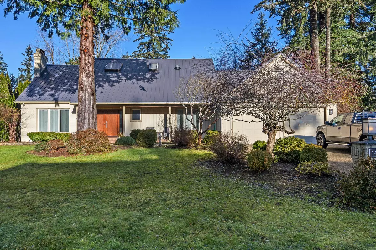 Surrey, BC V4P 2G4,14157 25a AVE