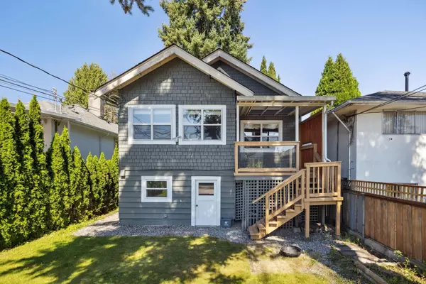 North Vancouver, BC V7L 3A6,255 E 20th ST