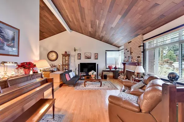 Surrey, BC V3V 6Y9,12879 Carluke CRES