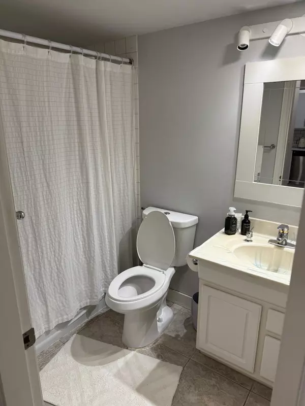 West Vancouver, BC V7V 1C2,2119 Bellevue AVE #407