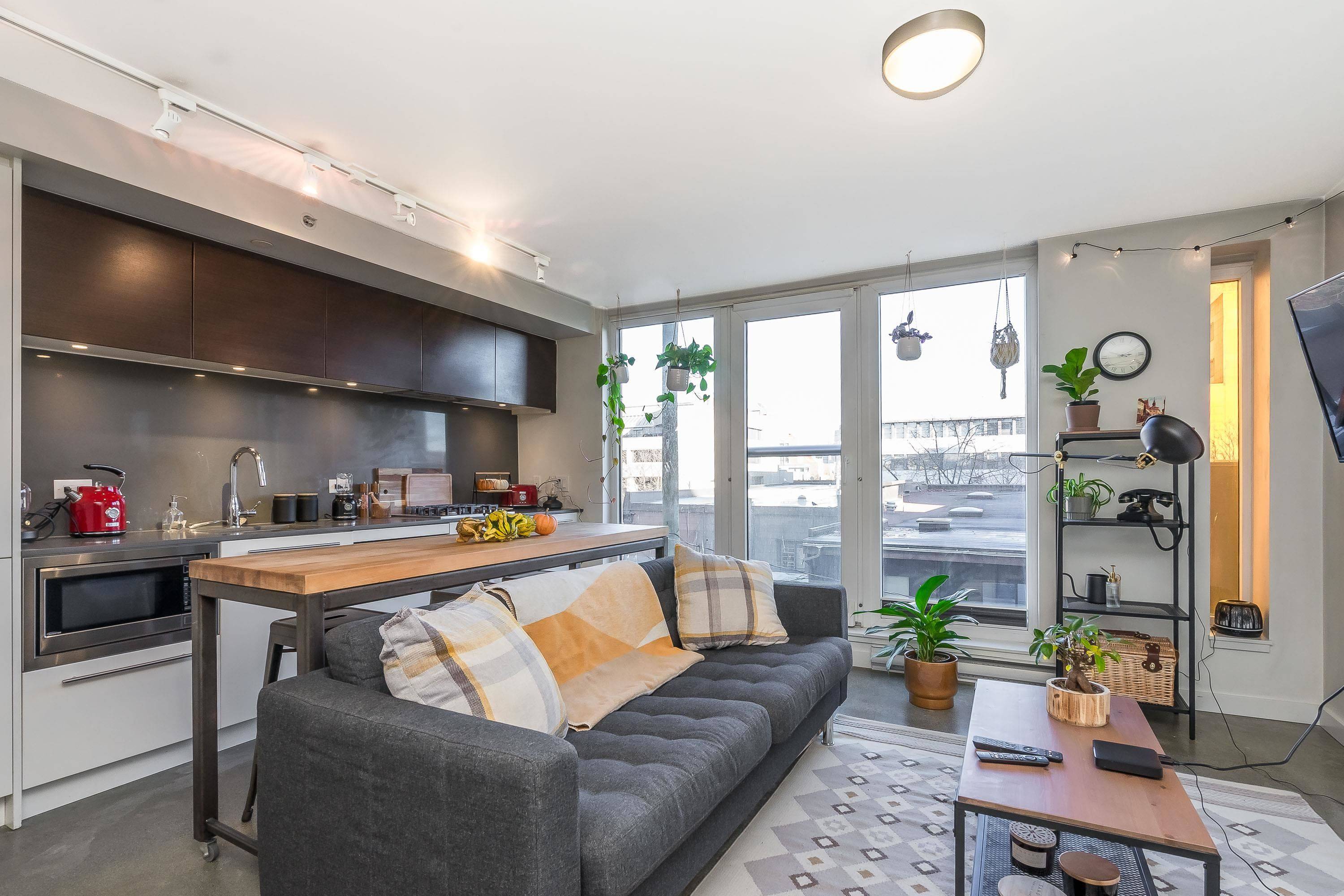 150 E Cordova ST #605,  Vancouver,  BC V6A 0E7