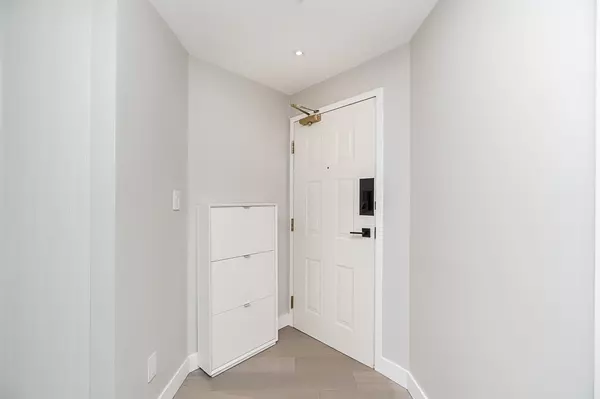 Burnaby, BC V5H 4N1,4603 Hazel ST #505