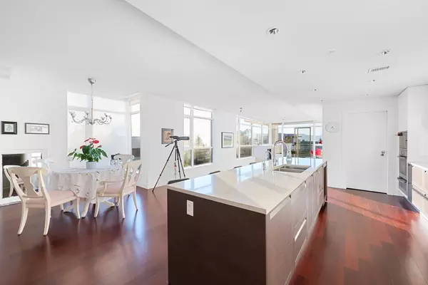 Vancouver, BC V6T 0A4,6080 Iona DR #602