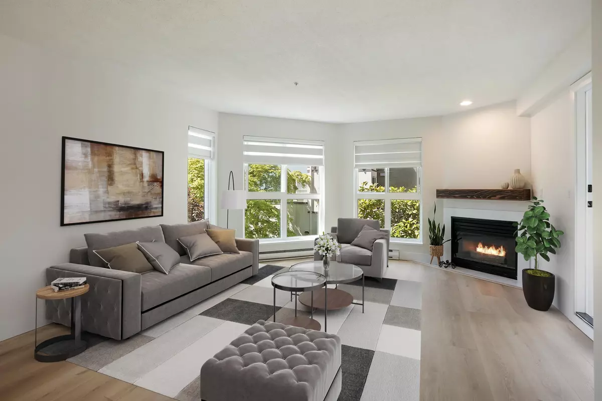 White Rock, BC V4B 1E9,15941 Marine DR #206