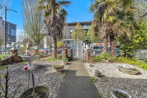 Vancouver, BC V5W 2R3,5064 Main ST