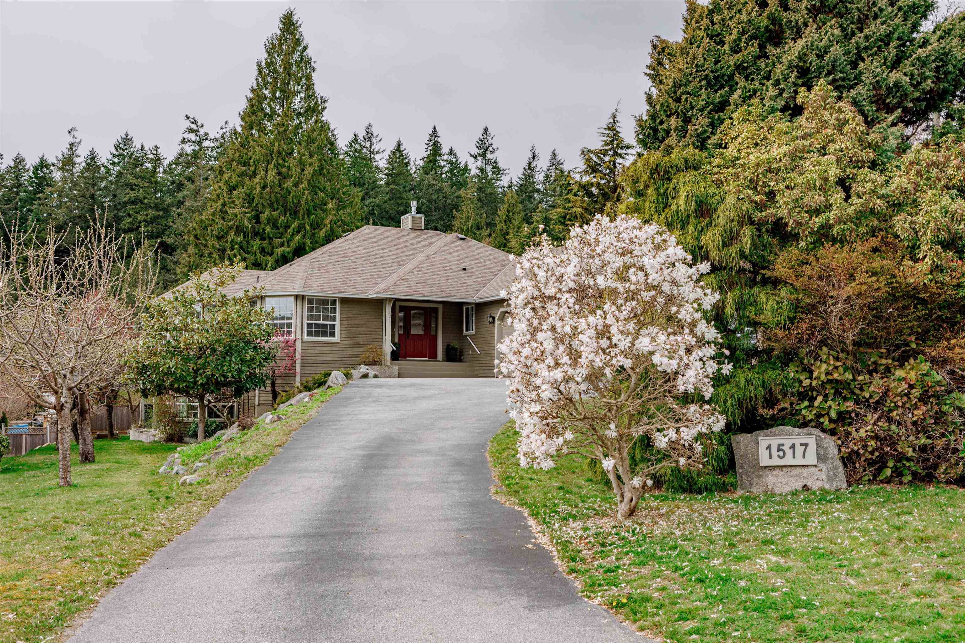 Gibsons, BC V0N 1V5,1517 Islandview DR