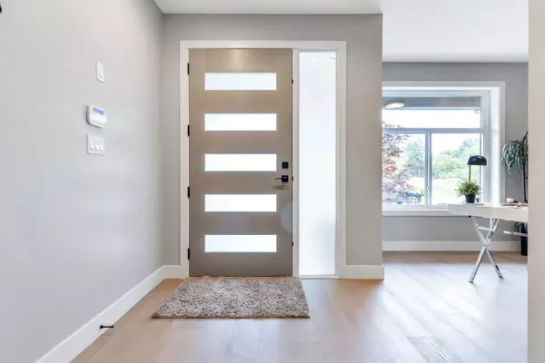 Maple Ridge, BC V2W 1H8,24445 Jenewein DR