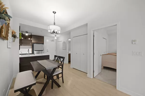 Surrey, BC V3T 4E6,13925 Fraser HWY #104