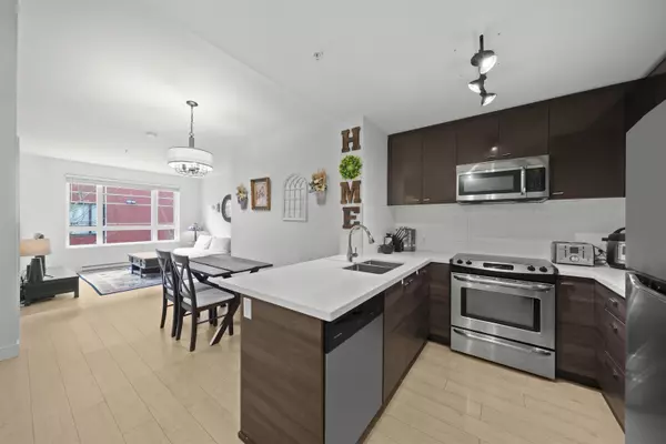 Surrey, BC V3T 4E6,13925 Fraser HWY #104